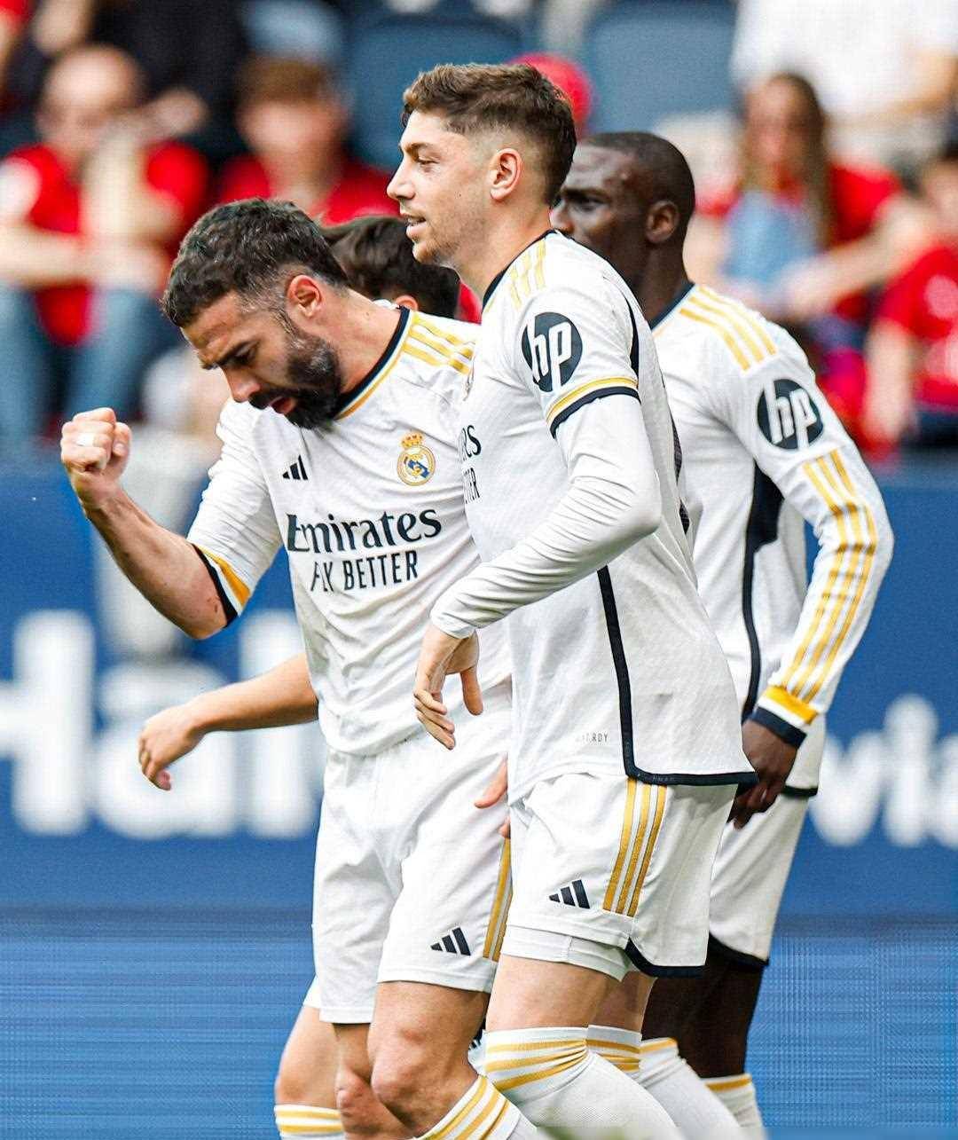 拜仁绝地反击曼城，加维统治全场的简单介绍