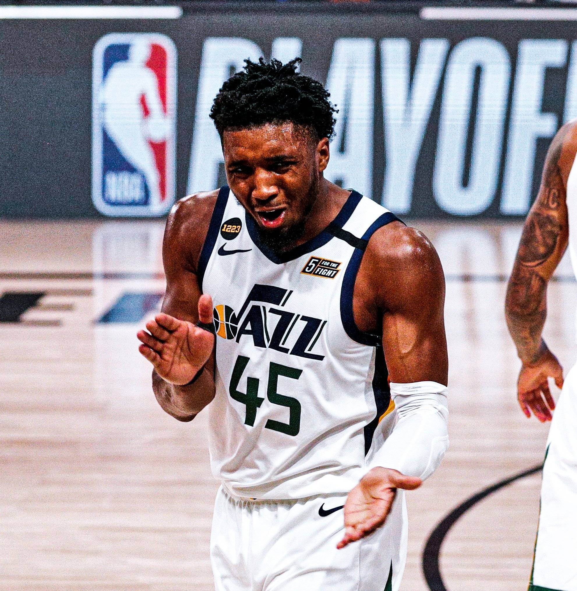 法国男篮险胜篮网B队，萨姆·米切尔打破历史纪录