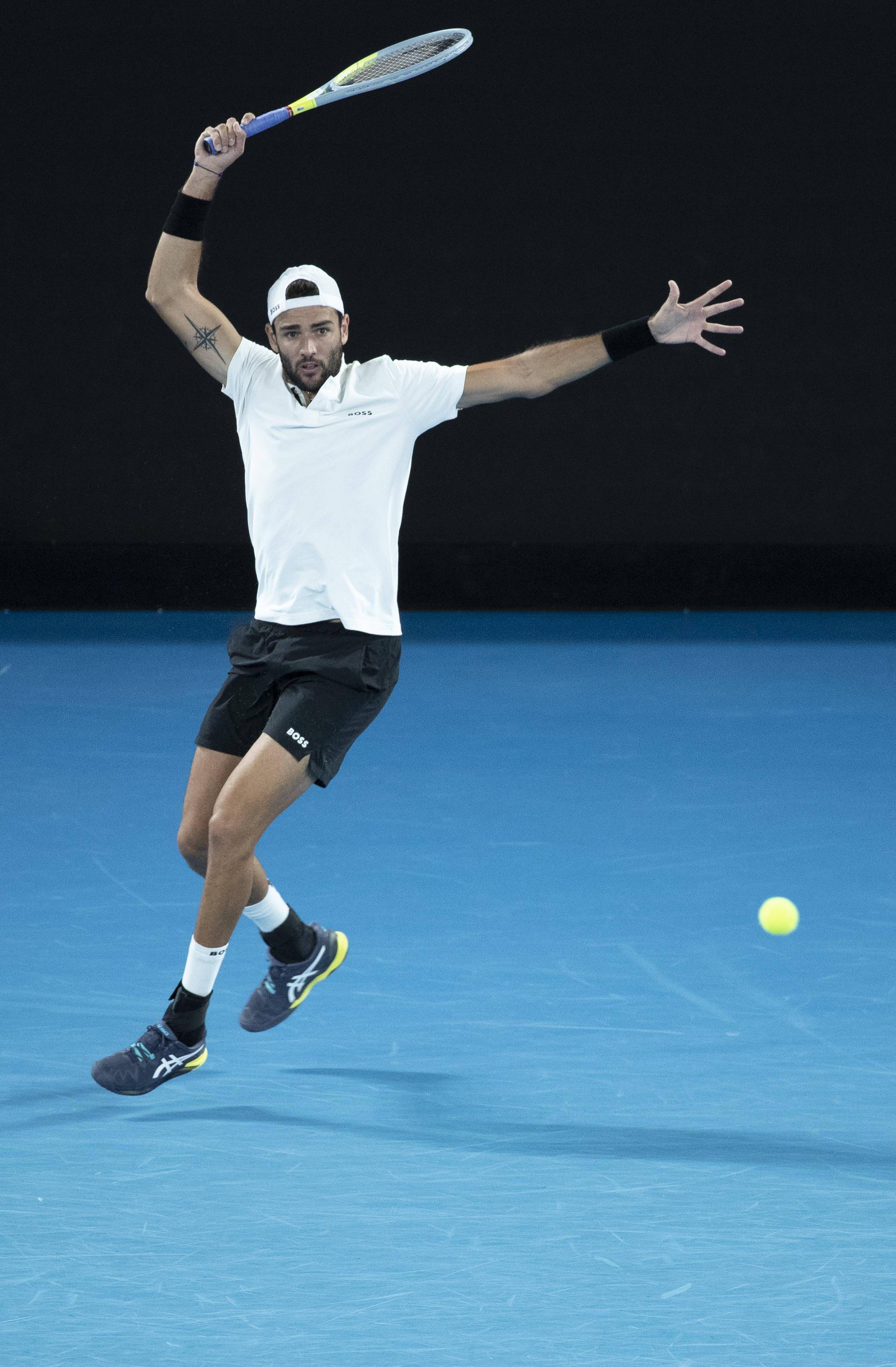 澳大利亚网球队横扫世界网球队，纳达尔统治全场