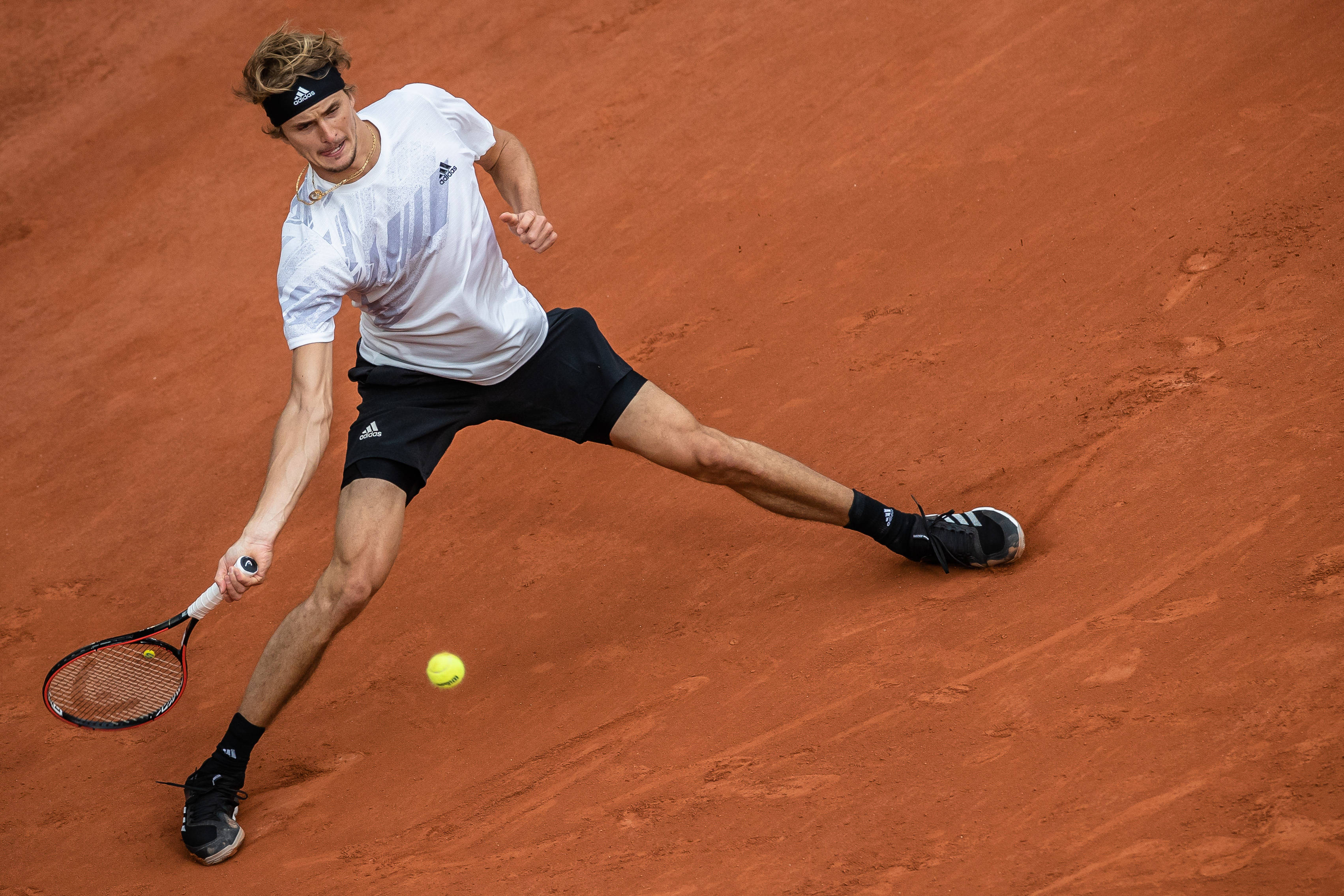 德国网球队强势西班牙网球队，兹维列夫高光表现