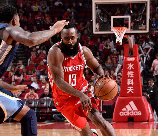 火箭横扫尼克斯，米切尔高光表现