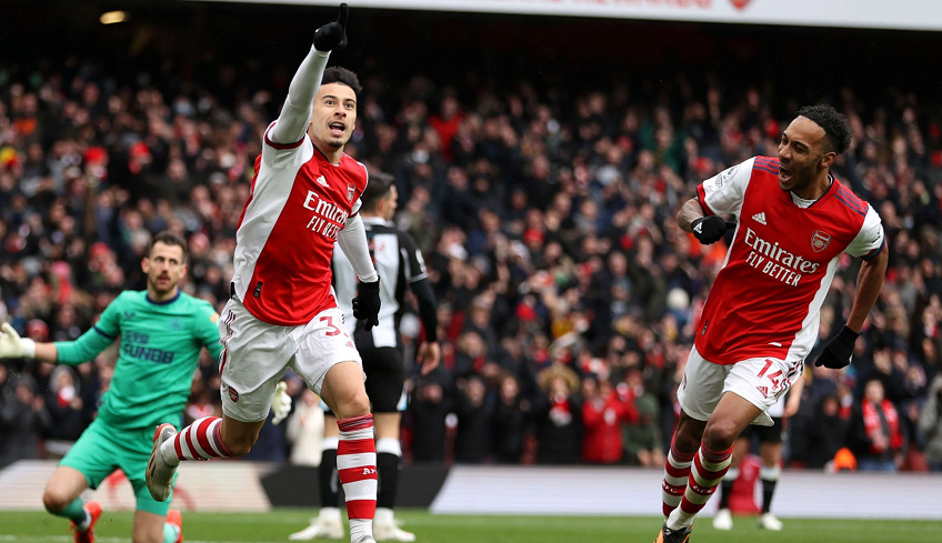 比利时完胜乌拉圭，马丁内利惊艳四座