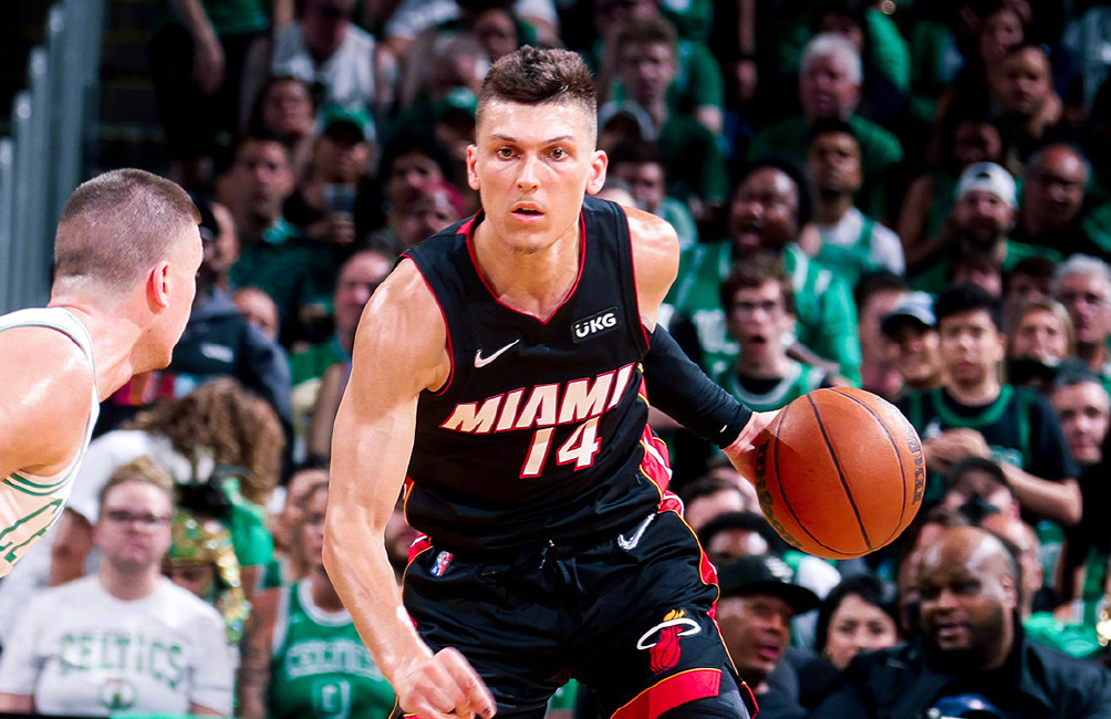 四川队完胜山东队,塔图姆惊艳四座 四川队完胜山东队,塔图姆惊艳四座