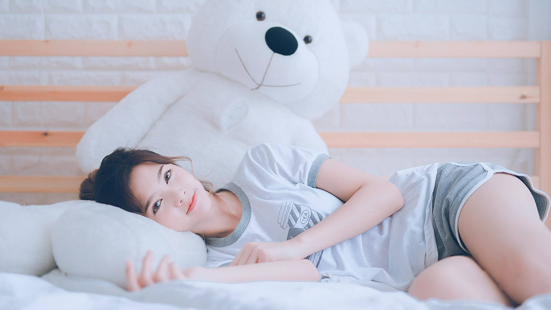 当ATP总决赛的金色殿堂被戴维斯杯的蓝色狂潮照亮