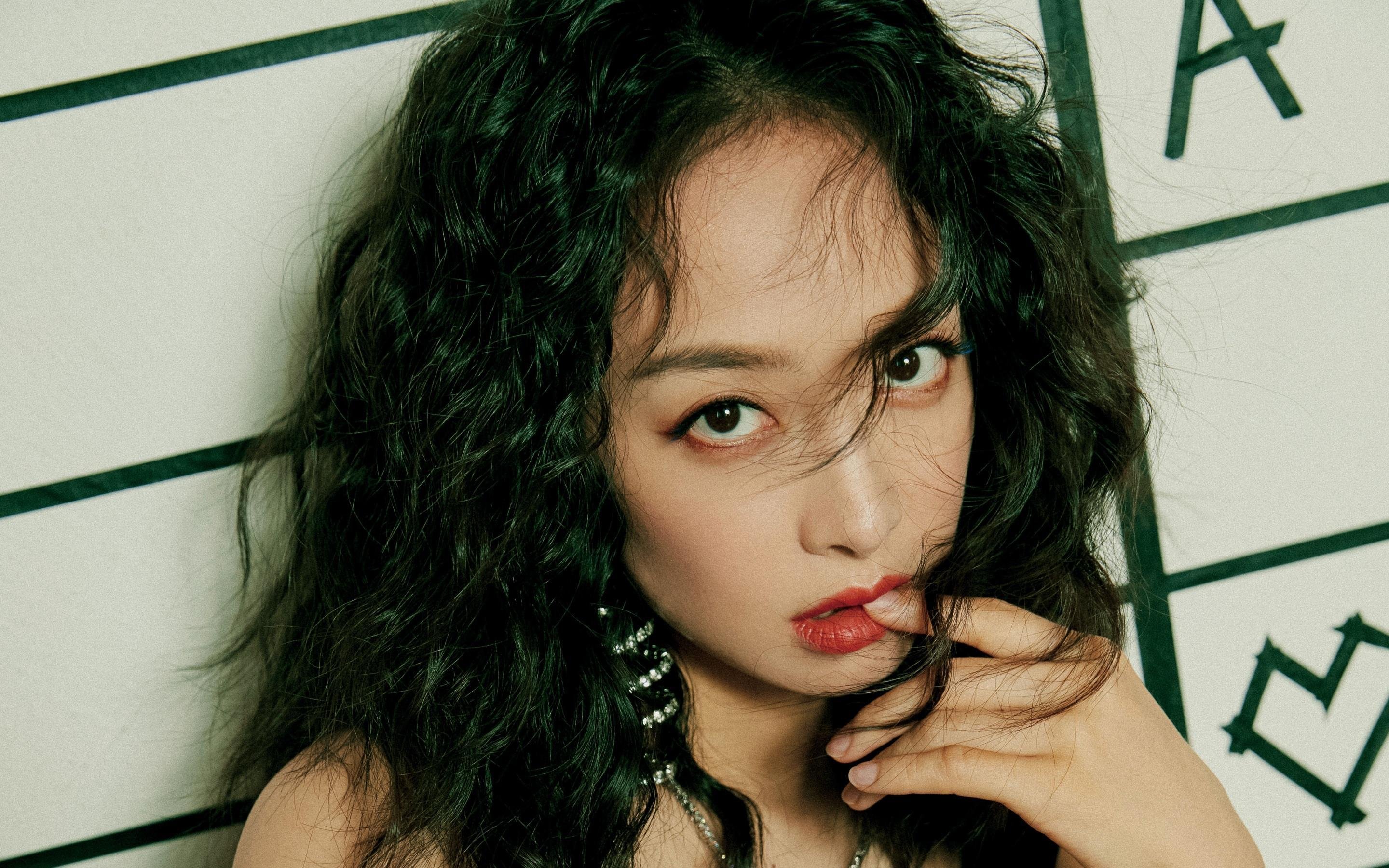 足球宇宙中，星辰同时亮起，本泽马的炽热与加纳的冷绝杀