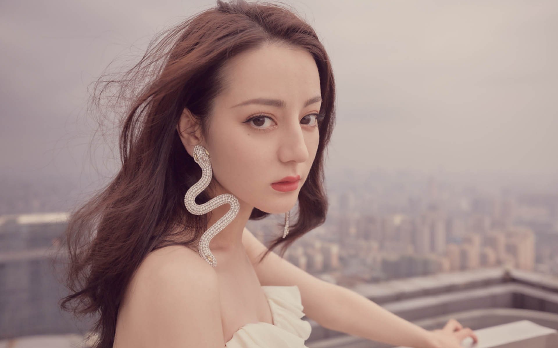 南美旋风撕裂蓝衣防线,2026半决赛智利爆冷擒意大利,贝林厄姆中场定乾坤